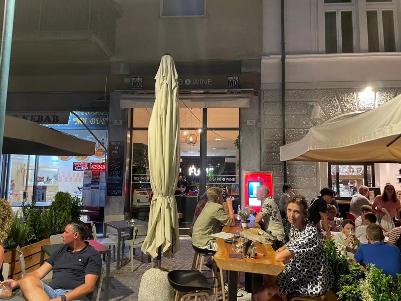 Bistro & Wine Fume