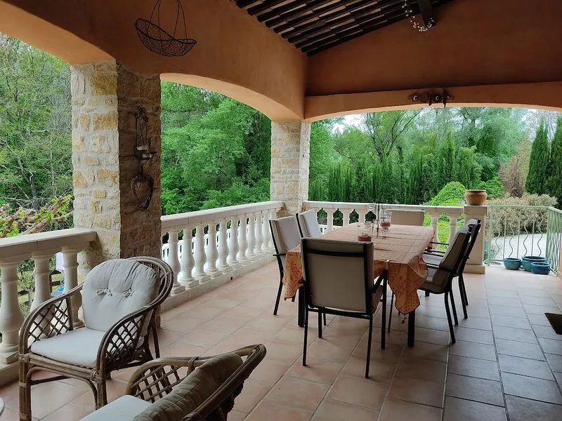 Superb villa with heated pool in Villecroze