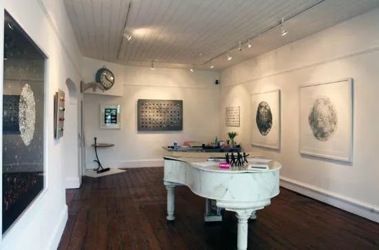 Modern Artists Gallery