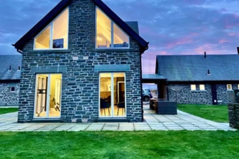 Stylish contemporary lodge on working deer farm, sleeps 10-13