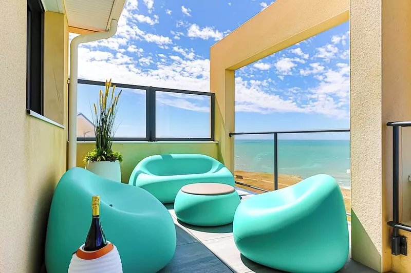 Villa (penthouse duplex) with indoor pool, private spa and 180° sea view