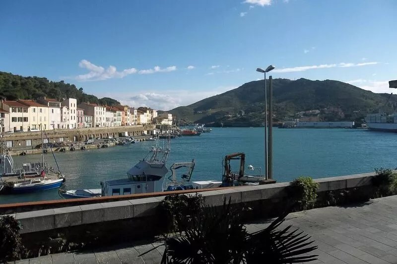 Apartment in the heart of Port-Vendres, 3 bedrooms, sleeps 6, well equipped.....