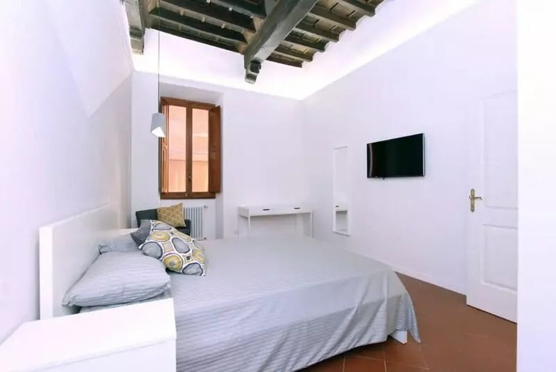 A Modern and Large 3 Bedrooms Apartment near Piazza Navona