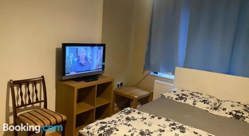 Whitton, hounslow house for u stay amazing location