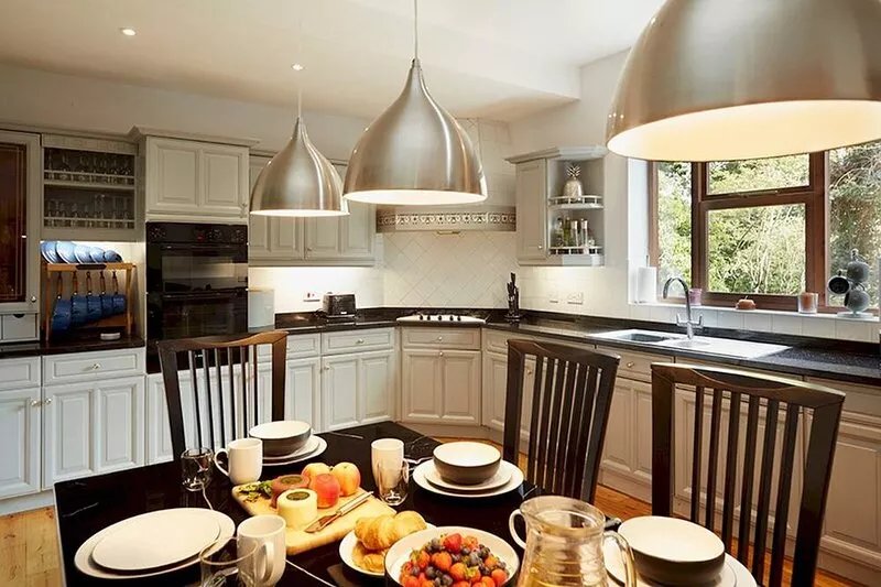 Pass the Keys | Luxury 5 bedroom Riverside home in town centre