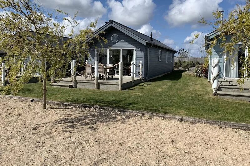 Blue Anchor Retreat -  a beach house that sleeps 4 guests  in 2 bedrooms
