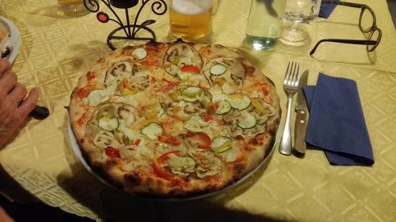 Pizzeria La Lucina