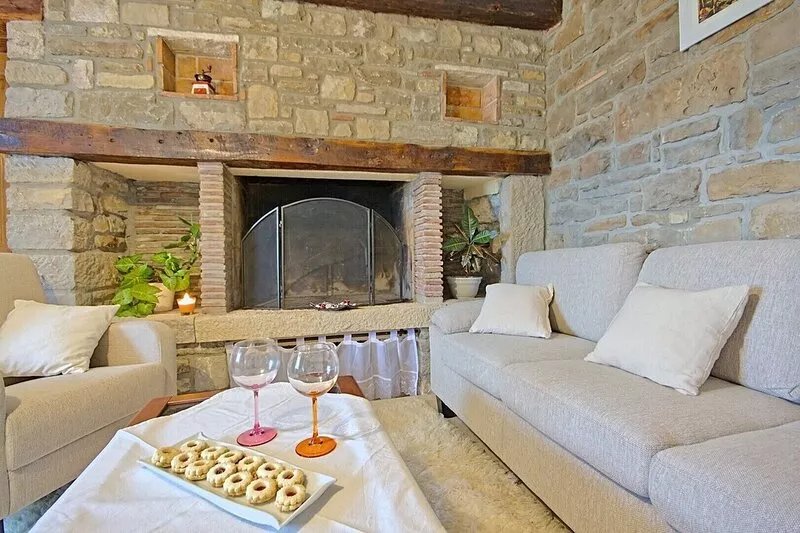 Villa Alba with breathtaking view from swiming pool, HEATED POOL, near Motovun