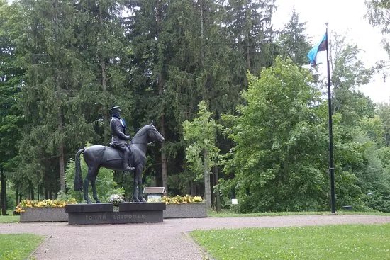 Equestrian statue of General Johan Laidoner