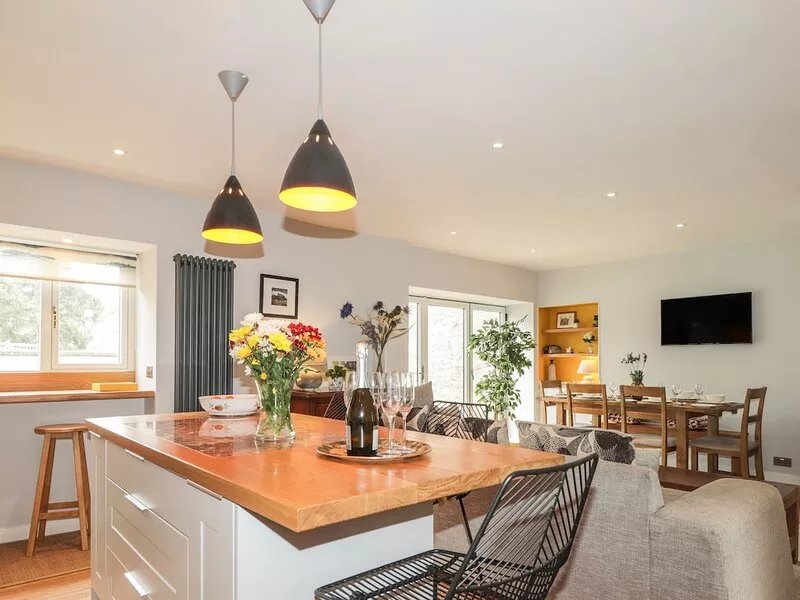 OLD MANSE, family friendly, character holiday cottage in Muir Of Ord