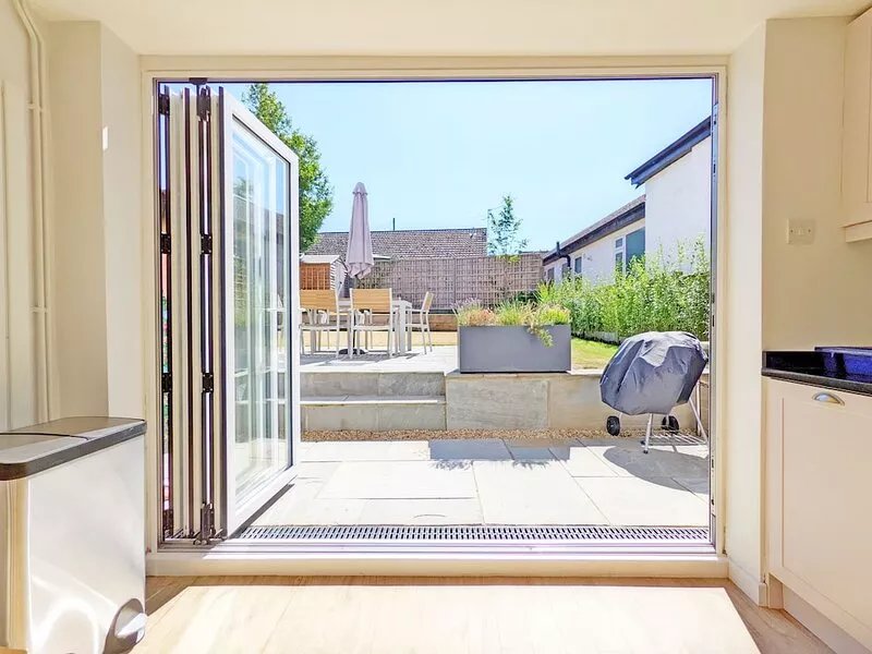 1 Rainbow Villa, Westbourne - sleeps 5 guests  in 3 bedrooms