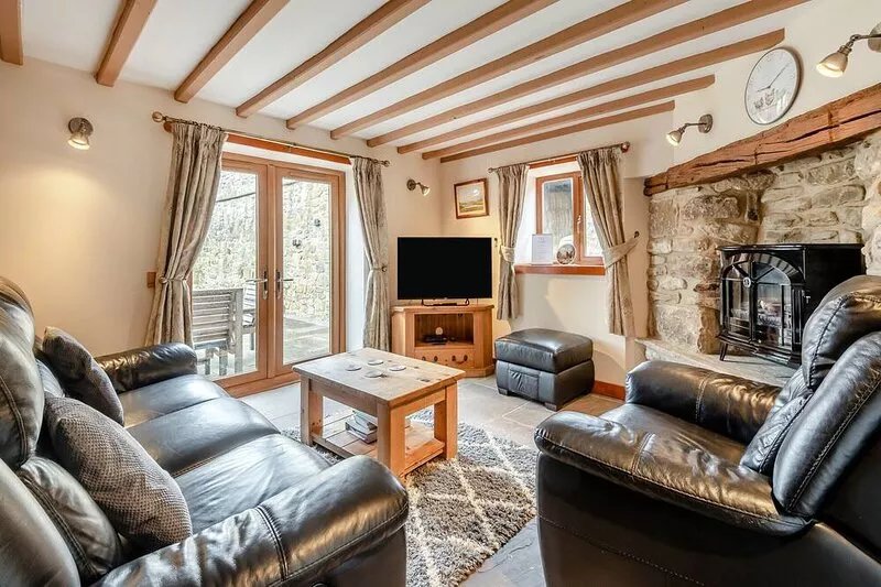 2 bedroom accommodation in Clay Cross, near Chesterfield