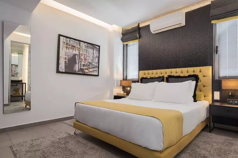 Acropolis Stylish Condo, with Spacious Balcony, Next to Metro and the Acropolis.