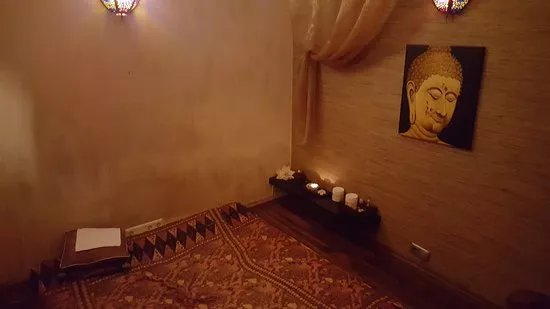 Nuad Thai