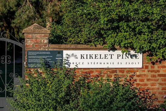 Tokaj Kikelet pince & Izmuhely