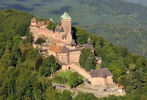 Alsace Cottage leaning against the hill overlooking the valley 15min from