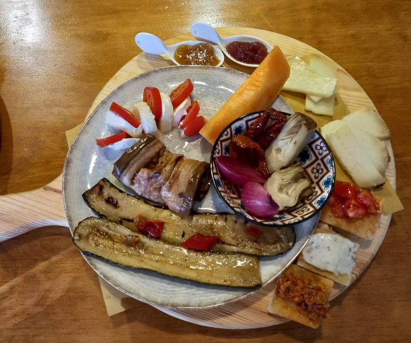 Pineta Drink & Food