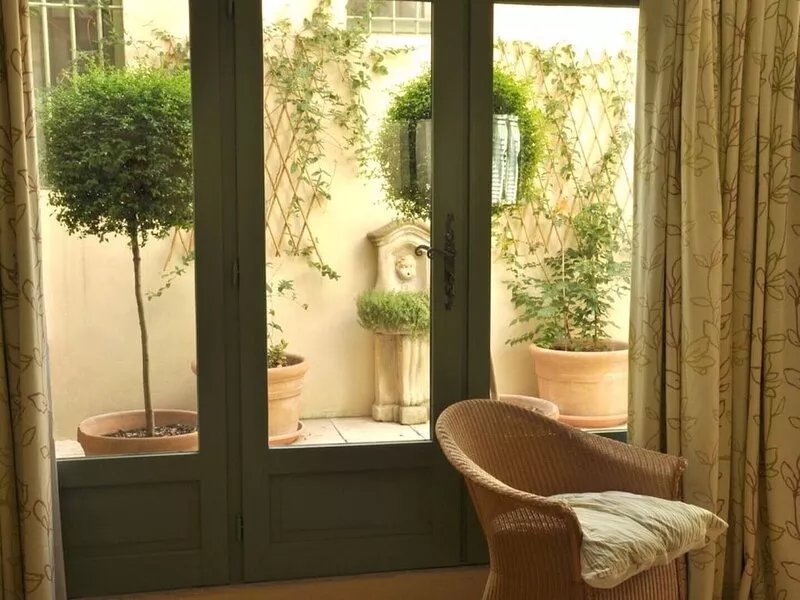 Historic Uzes - spacious 18th century  townhouse with large, sunny terrace