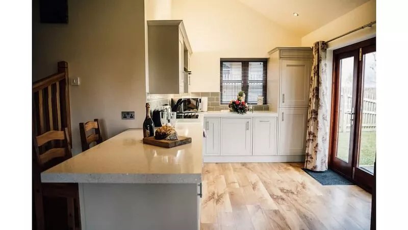 Tawny Cottage, luxurious and spacious rural haven