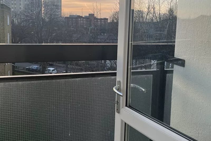 Central London Apartment Sleeps 6