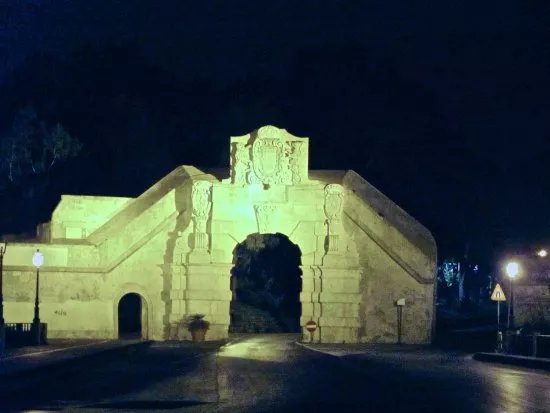 Porta Spagnola