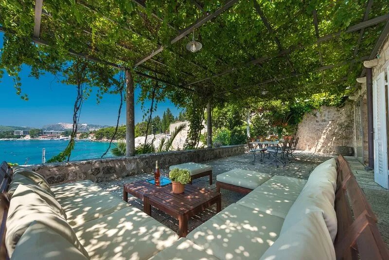 Dubrovnik's exclusive 16th century seaside villa with swimming pool