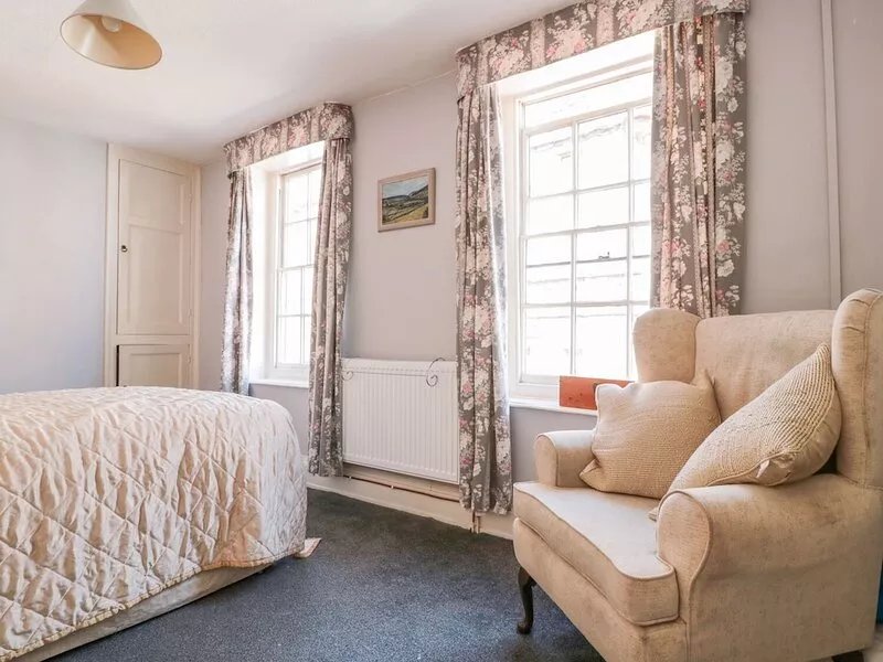 7 GLENDOWER STREET, family friendly, with a garden in Monmouth