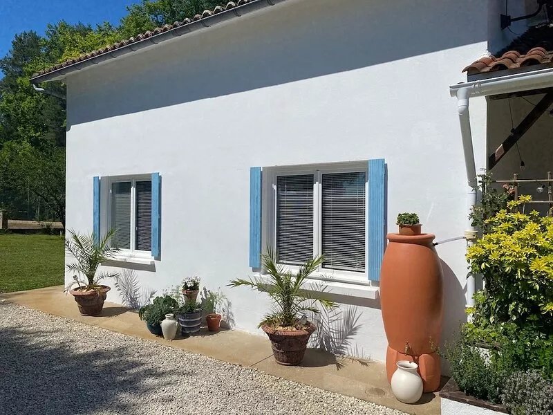 Charming and Fully Refurbished 2 Bedroom Gite on the Charente/Dordogne Border
