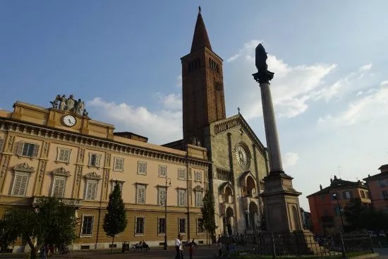 Duomo Di Piacenza - Cattedrale di Santa Maria Assunta e Santa Giustina