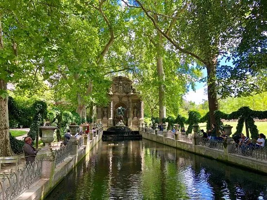 Medici Fountain