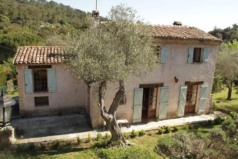 Beautiful private traditional provencal villa available all year round