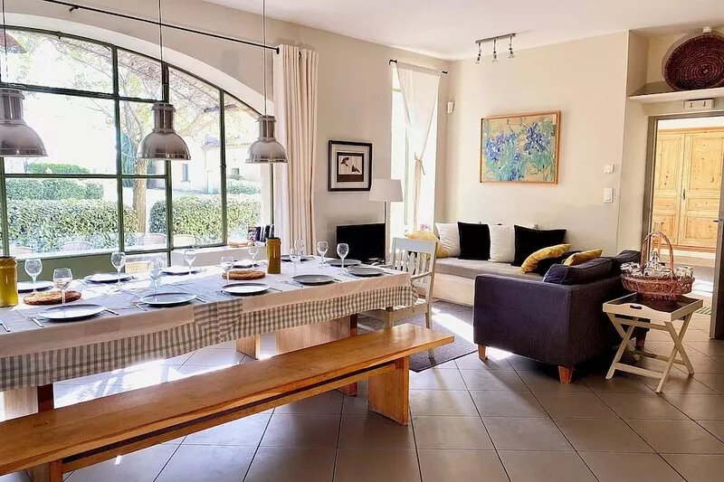 Provence secluded villa on vineyard, pool 18x5, close village and Avignon