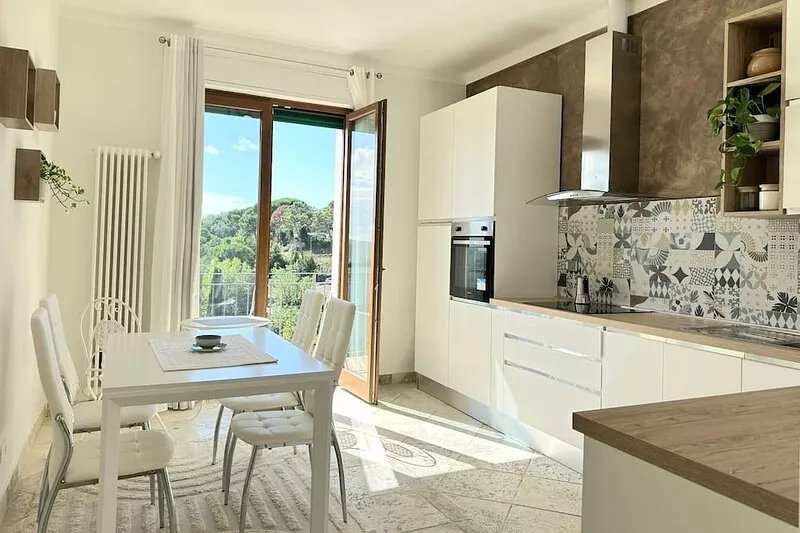 Large shining148sqmt wififiber apartment, view and free parking in Montepulciano