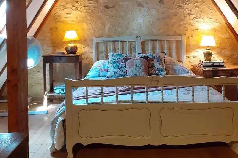 Detached cottage between Bergerac/Sarlat.  Gite entre Bergerac/Sarlat