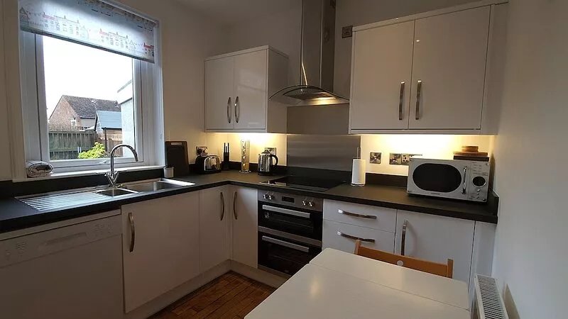 51 Milton Crescent, Quiet Townhouse near the beach
