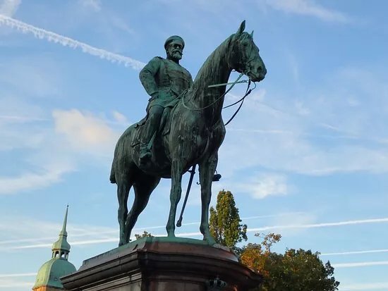 Reiterdenkmal fur Grossherzog Ludwig IV