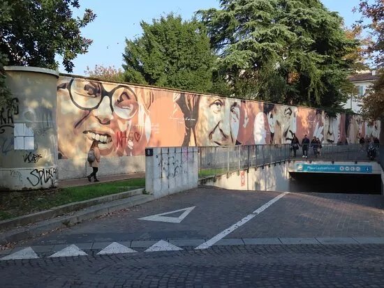 Street Art in Piazza Cardinal Ferrari