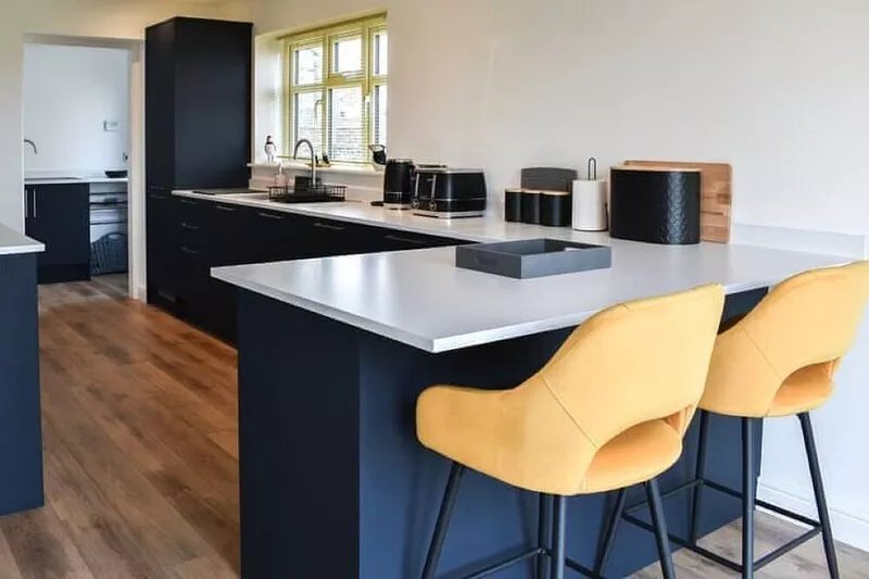 Spacious and modern 4 bedroomed detached house with panoramic views