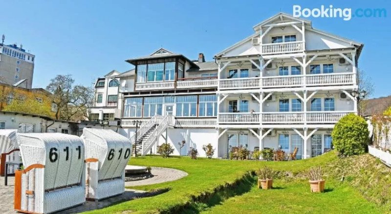 Sassnitzer Hotel Mit Baderarchitektur, Seeblick Und Sauna