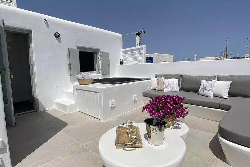 Mykonos 22, Superb Town Penthouse with Jacuzzi Spa