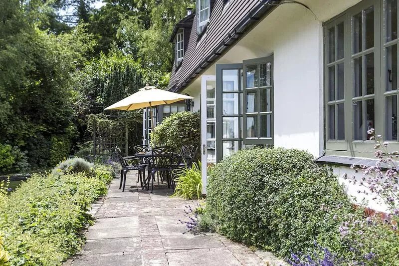 ����   Countryside Family Friendly House & Annex - completely detached