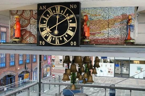 The Alice Clock