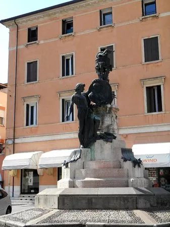 Pasini Brothers Monument