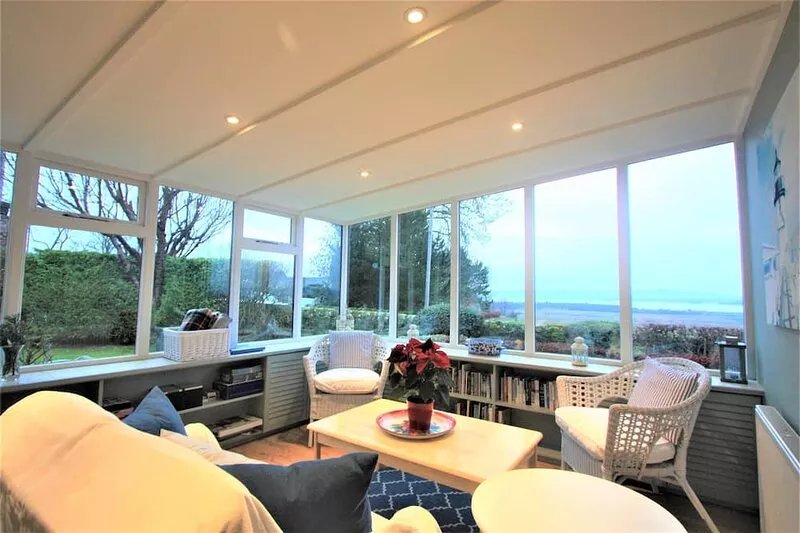 Lovely cosy cottage, stunning Loch Leven views, great for all ages, pet-friendly