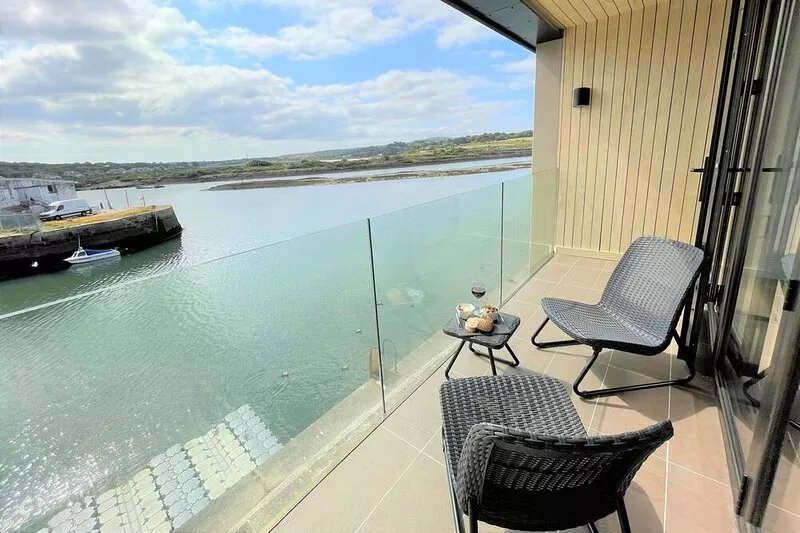 Luxury Waterfront Townhouse