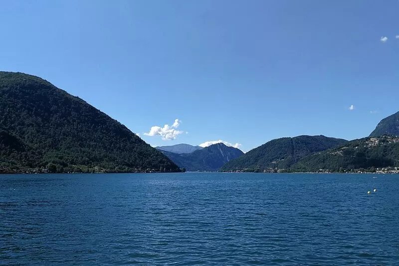 Close to Como and Switzerland, quiet apartment in villa with private garden