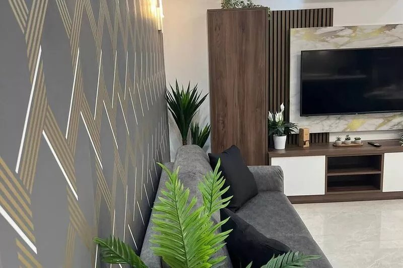 This apartment is a 1 bedroom(s), 1 bathrooms, located in San Pawl il-Baħar