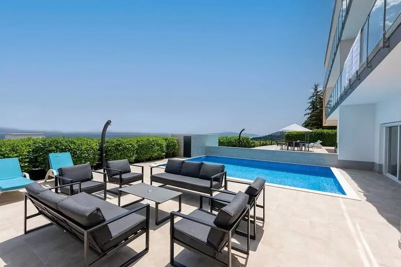 Villa Sole - five bedrooms with sea views and a private pool