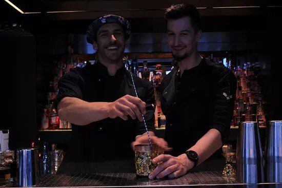 Dezman Mini Bar