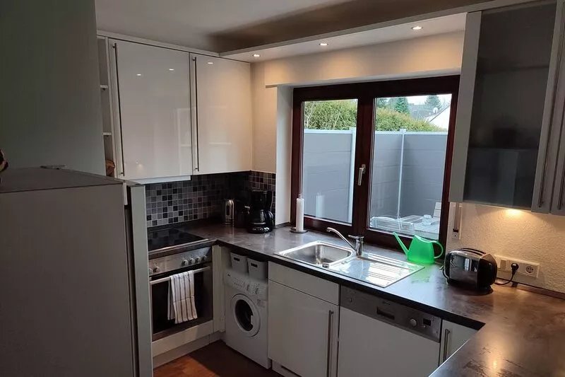 Large Lennep maisonette apartment in the countryside - centrally located